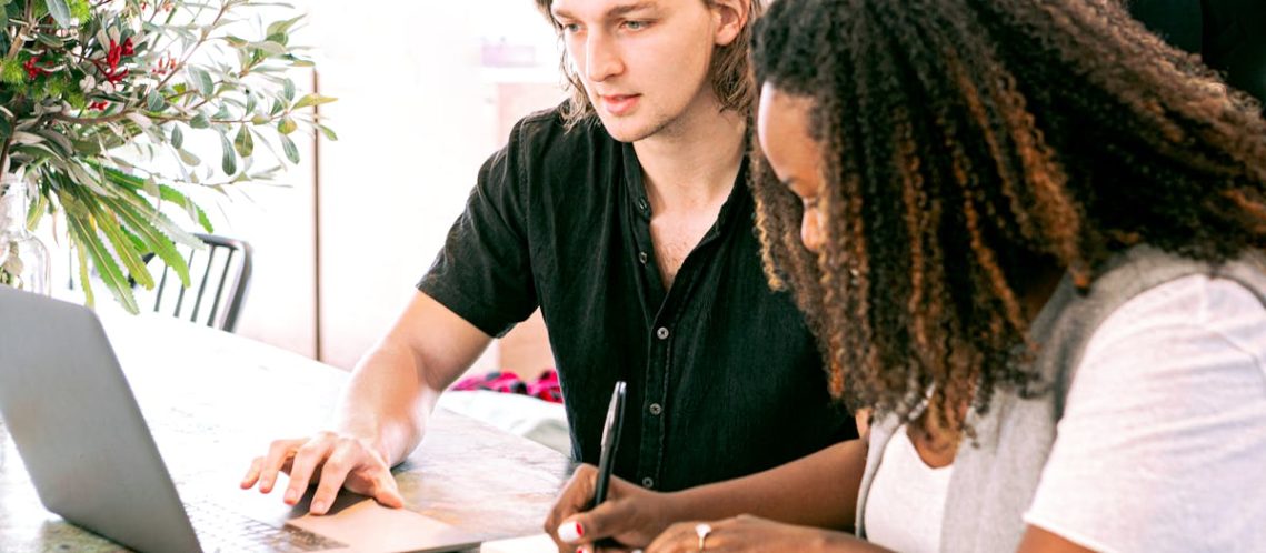 découvrez le monde fascinant des entrepreneurs et inspirez-vous de leurs histoires de réussite. apprenez les clés de l'entrepreneuriat, les défis à relever et les stratégies gagnantes pour réussir dans vos projets professionnels.