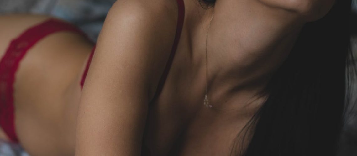 découvrez notre collection de lingerie élégante et confortable, alliant sensualité et qualité. trouvez la pièce parfaite pour chaque occasion, que ce soit pour un moment intime ou pour vous sentir confiante au quotidien. explorez notre gamme variée et laissez-vous séduire par des designs uniques et des matières délicates.