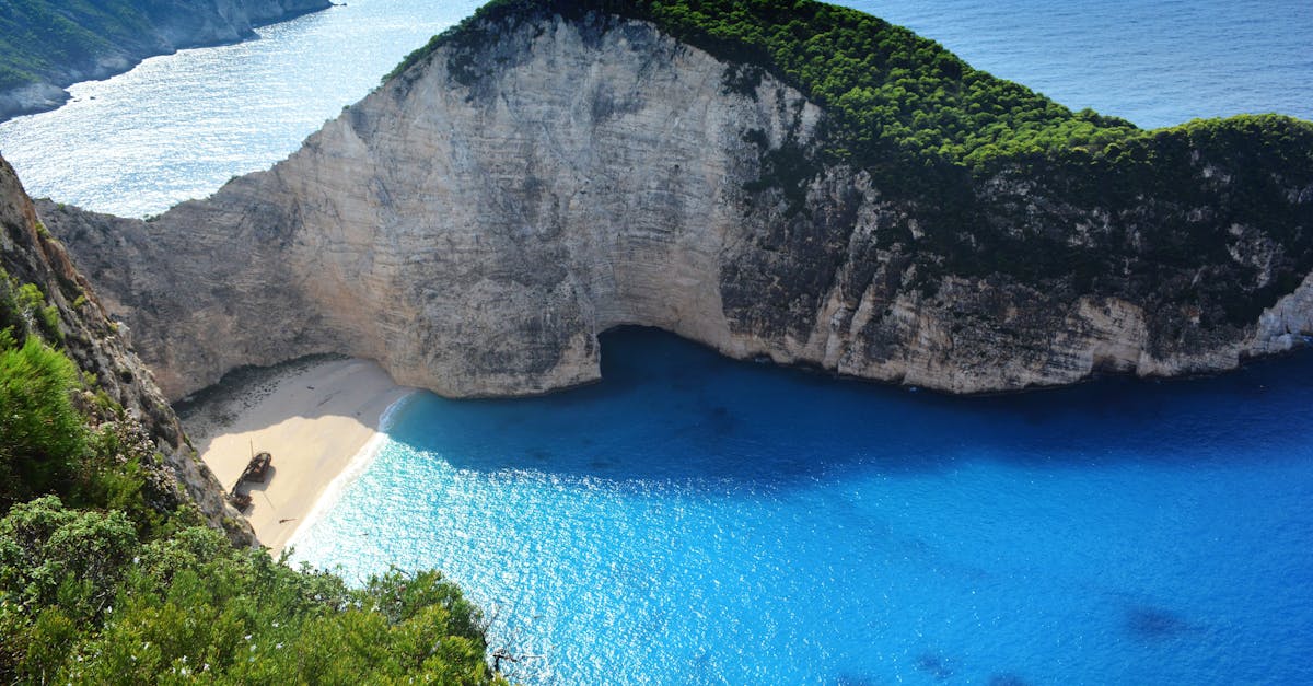 découvrez un monde de sérénité et de beauté avec notre guide sur le paradis. évadez-vous vers des paysages enchanteurs, des plages de rêve et des expériences inoubliables. plongez dans la définition du véritable bonheur et laissez-vous inspirer par des destinations qui incarnent le mot 'paradise'.