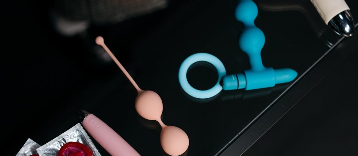 découvrez notre sélection de sex toys de qualité pour pimenter votre vie intime. que vous soyez novice ou expérimenté, nos produits variés répondent à toutes vos envies. explorez, vous détendre et satisfaites vos désirs en toute discrétion.