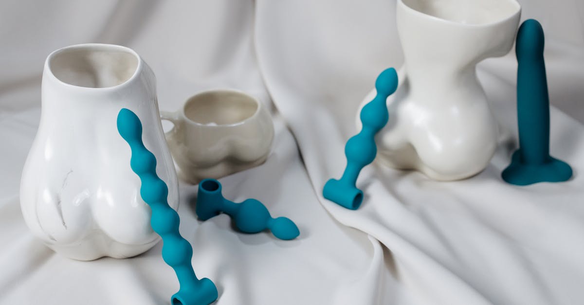 découvrez notre sélection variée de sextoys pour pimenter votre vie intime. des modèles innovants et de qualité, adaptés à tous les désirs et toutes les préférences. explorez, plaisantez et éveillez vos sens avec nos produits discrets et élégants.