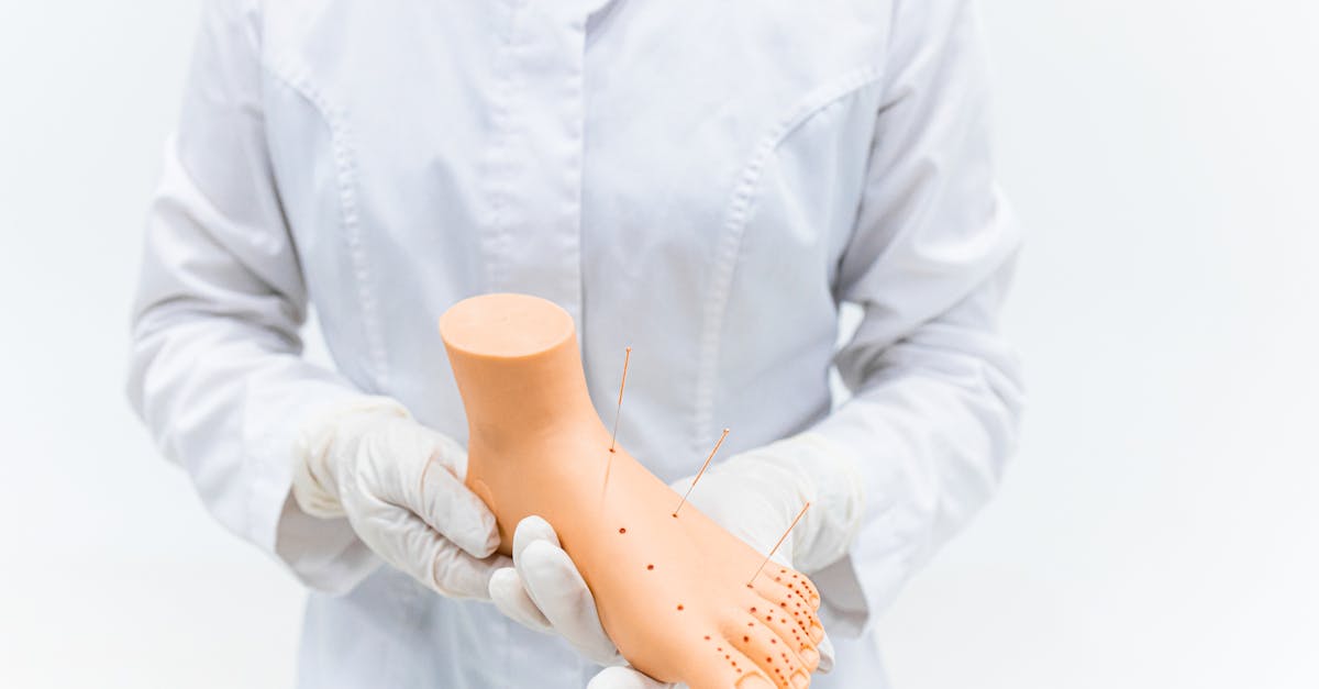 découvrez l'acupression, une technique millénaire qui utilise des points de pression pour soulager le stress, améliorer la circulation et favoriser le bien-être général. apprenez comment intégrer cette approche naturelle dans votre routine quotidienne pour un équilibre harmonieux.