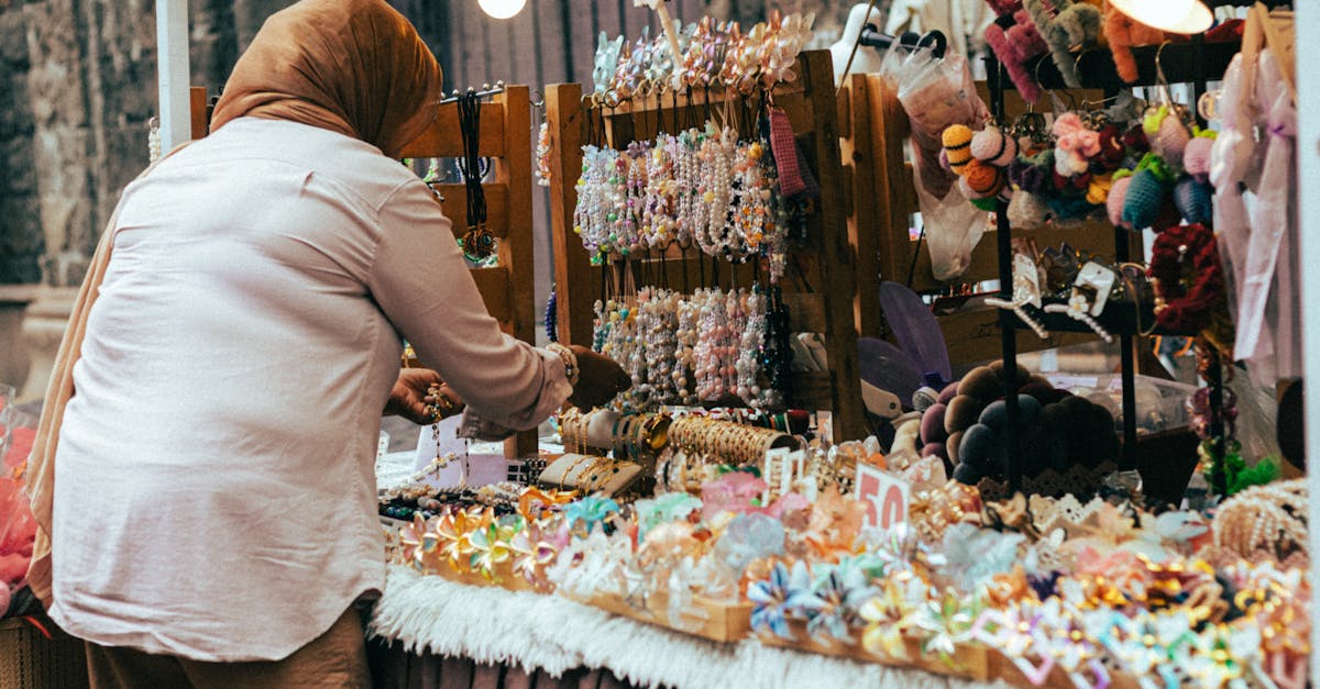 découvrez notre collection tendance d'accessoires de mode qui sublimeront votre style et compléteront toutes vos tenues. des sacs aux bijoux, trouvez l'accessoire parfait pour exprimer votre personnalité.