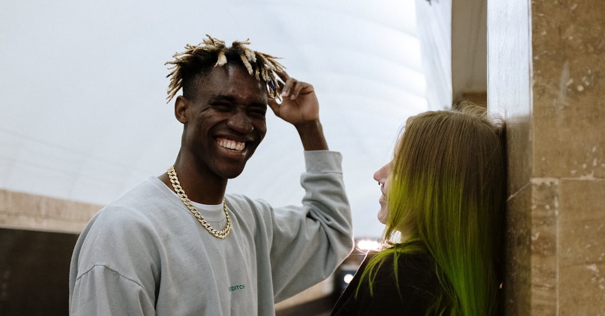 découvrez notre sélection de faux piercings tendance et sans douleur, parfaits pour ajouter une touche unique à votre style sans engagement. idéal pour ceux qui souhaitent expérimenter avec différents looks sans percer leur peau.