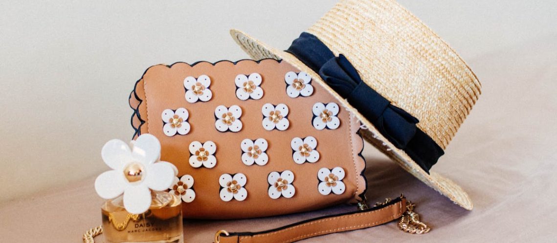 découvrez notre collection de chapeaux stylés et tendance, parfaits pour toutes les occasions. que vous cherchiez une casquette décontractée ou un chapeau élégant, trouvez le look qui vous correspond ici.
