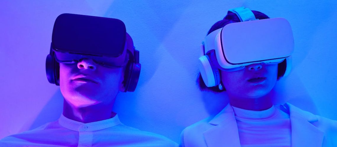 découvrez les dernières tendances de l'intelligence artificielle : technologies innovantes, applications concrètes et analyses des impacts à venir sur les entreprises et la société.