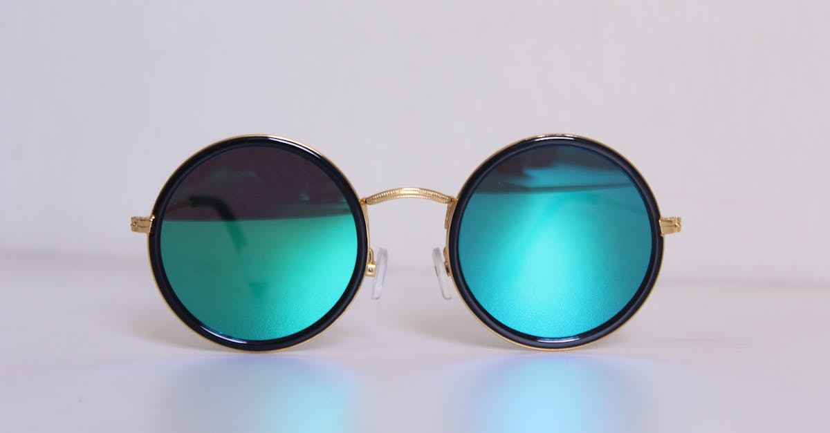 découvrez une large sélection d'accessoires tendance pour compléter votre style et sublimer votre quotidien. choisissez parmi les derniers modèles pour hommes et femmes, pour tous les goûts et toutes les occasions.